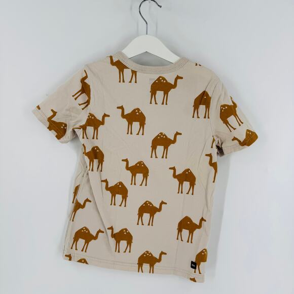 Tea Collection Cream Camel Print Pocket T-Shirt Boys Size 8 - Picture 2 of 6